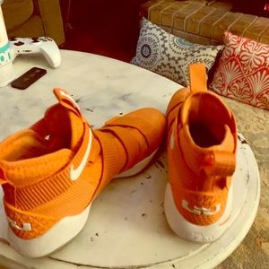LaBron Nike basketball shoes like new.